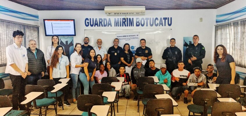 Delegado Seccional e Equipe de Polícia Civil Interagem Proativamente com Adolescentes do Projeto Despertar da Guarda Mirim